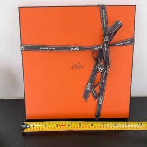 Hermès Signature Orange scarf gift Box